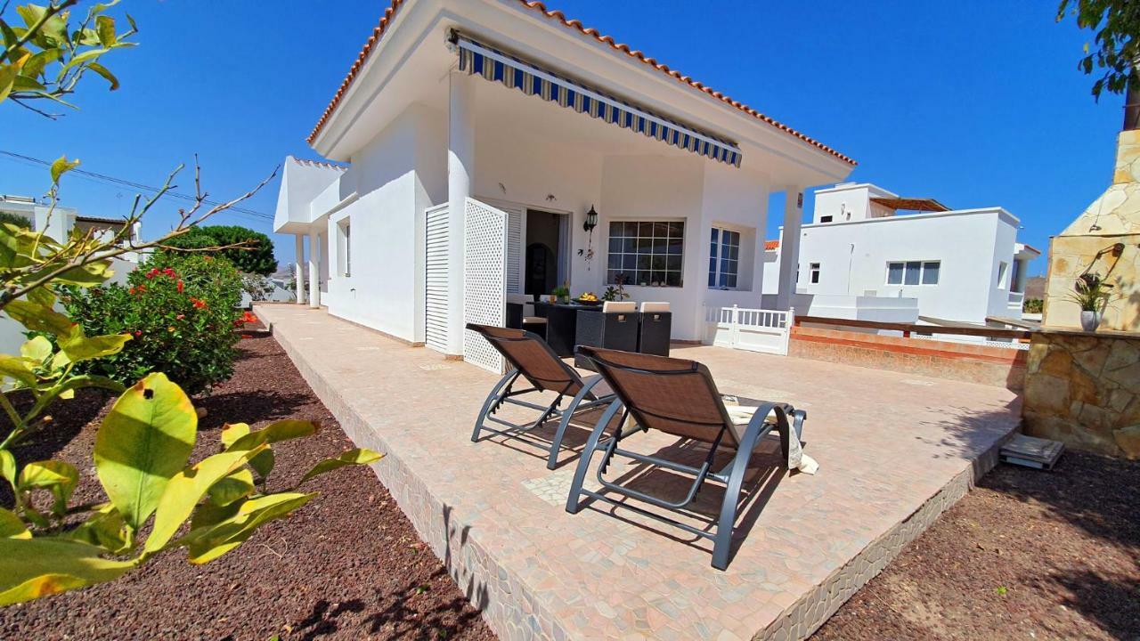 Ferienhaus Casa Blanca - Tarajalejo - Glasfaserinternet - Meerblick Bagian luar foto