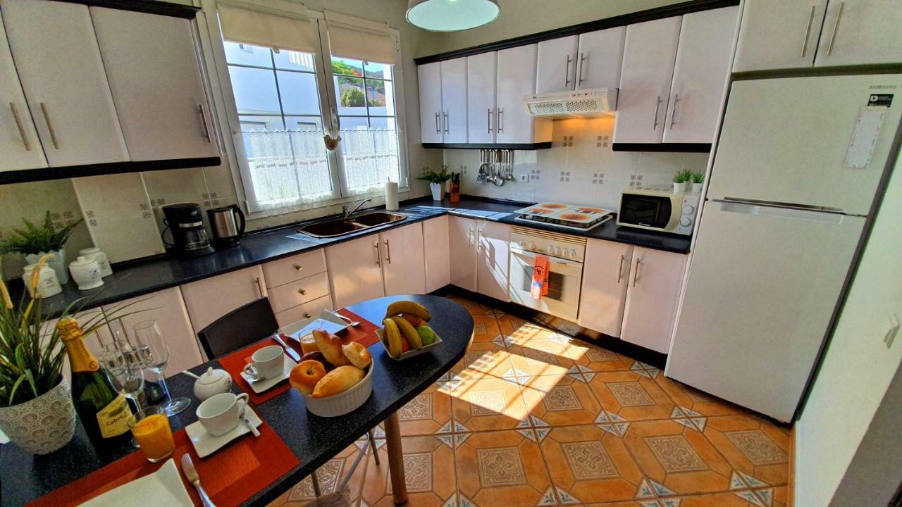 Ferienhaus Casa Blanca - Tarajalejo - Glasfaserinternet - Meerblick Bagian luar foto